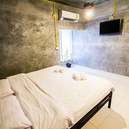 The Sky Loft Hotel Pathumthani Kültér fotó