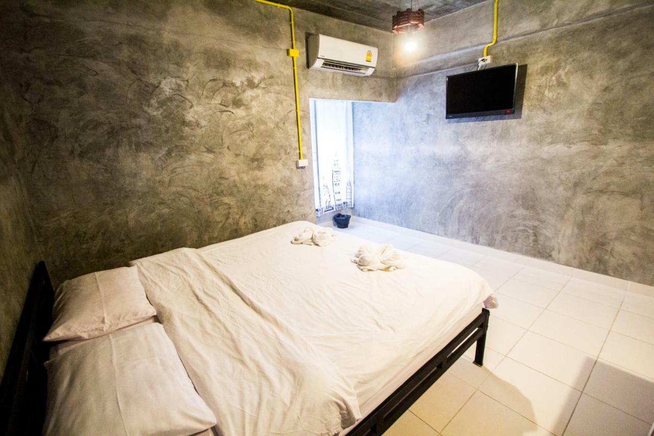 The Sky Loft Hotel Pathumthani Kültér fotó