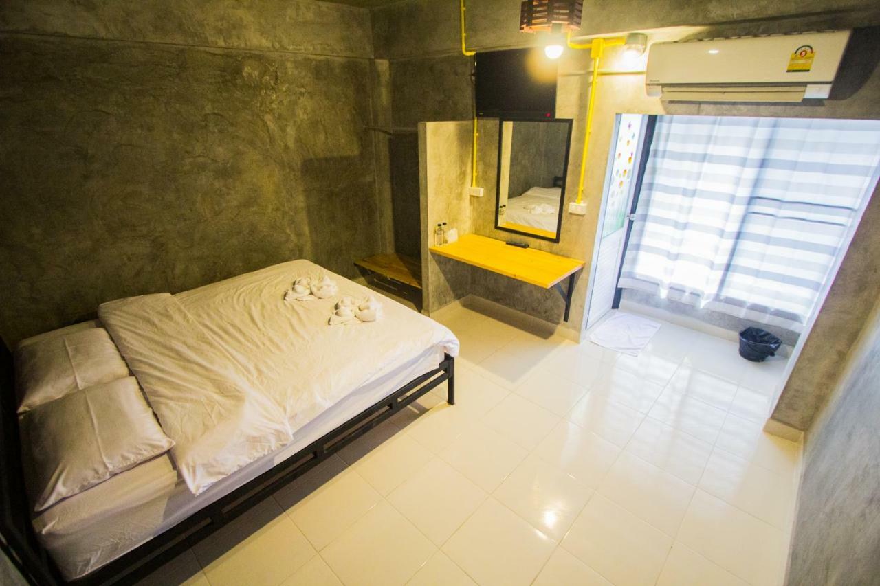 The Sky Loft Hotel Pathumthani Kültér fotó