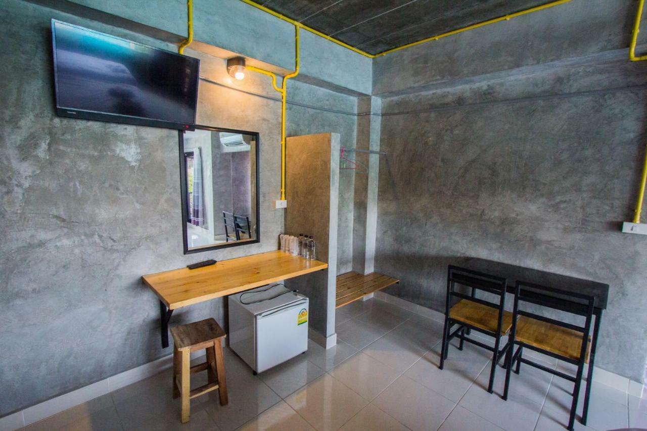 The Sky Loft Hotel Pathumthani Kültér fotó