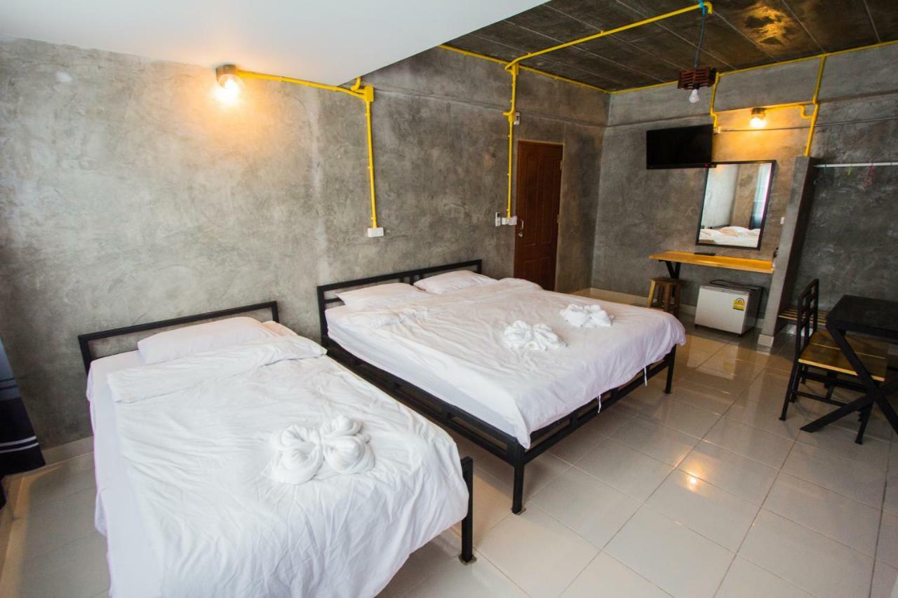 The Sky Loft Hotel Pathumthani Kültér fotó