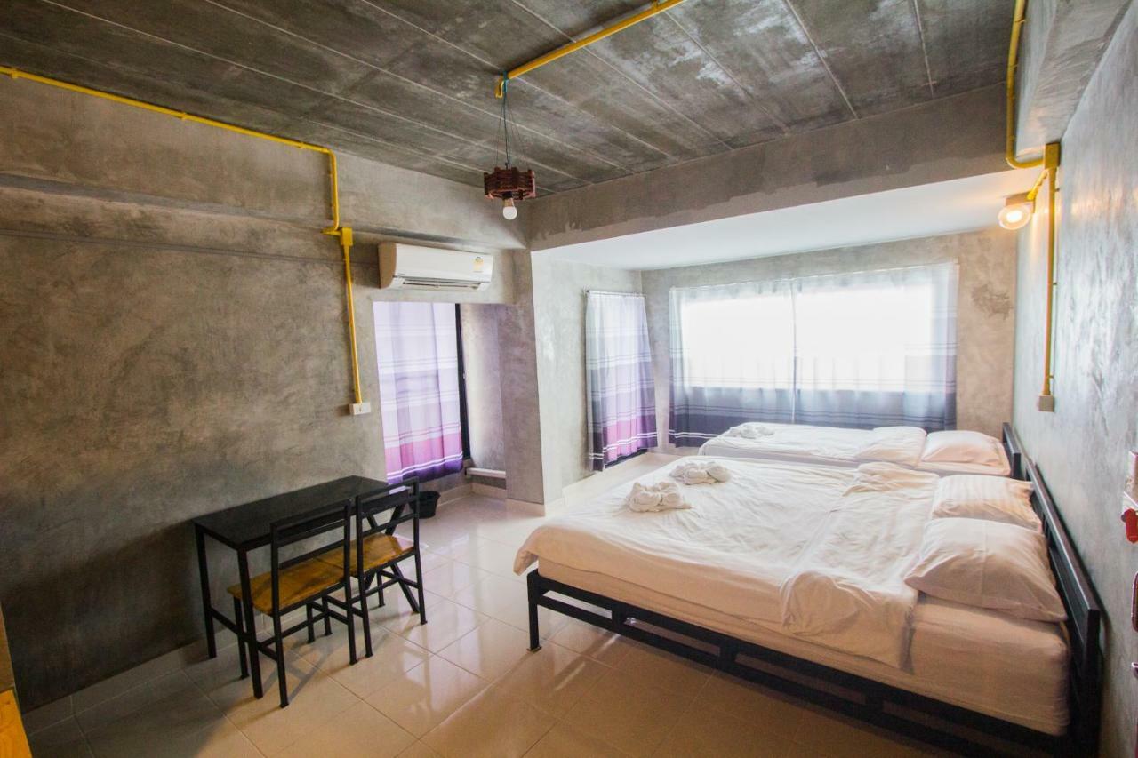 The Sky Loft Hotel Pathumthani Kültér fotó