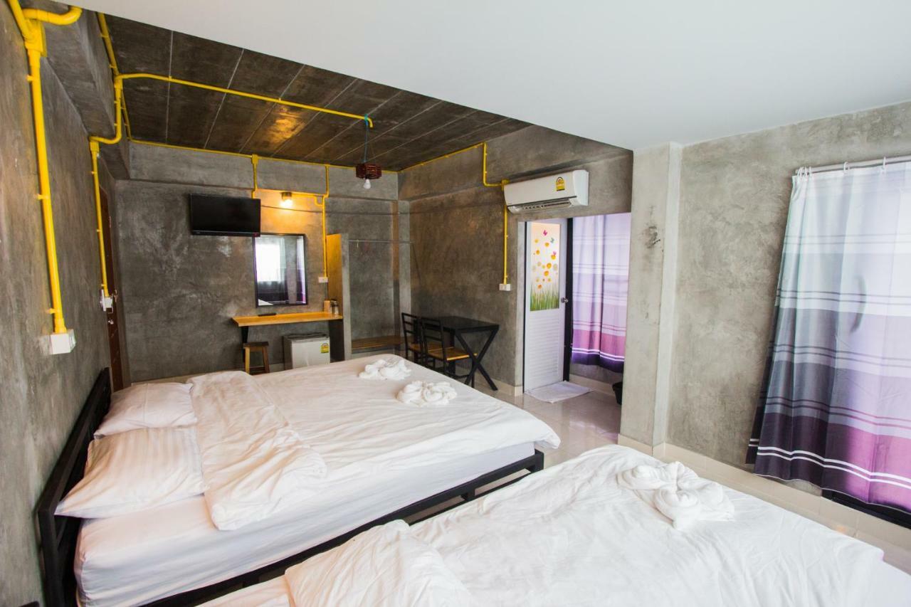 The Sky Loft Hotel Pathumthani Kültér fotó