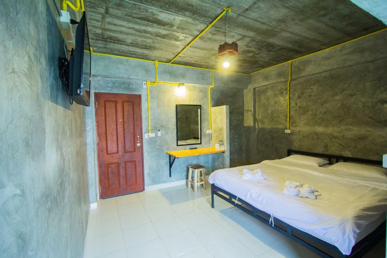 The Sky Loft Hotel Pathumthani Kültér fotó