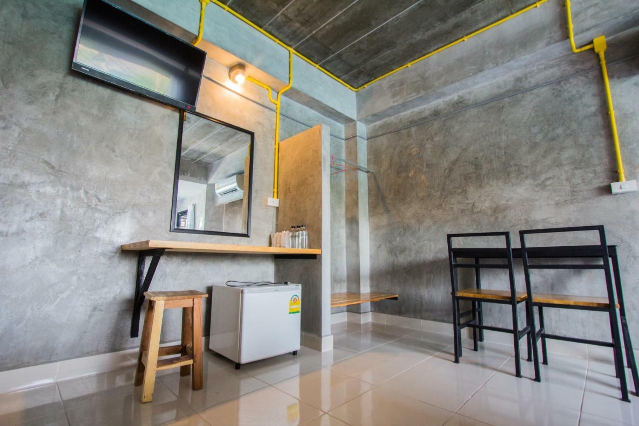 The Sky Loft Hotel Pathumthani Kültér fotó